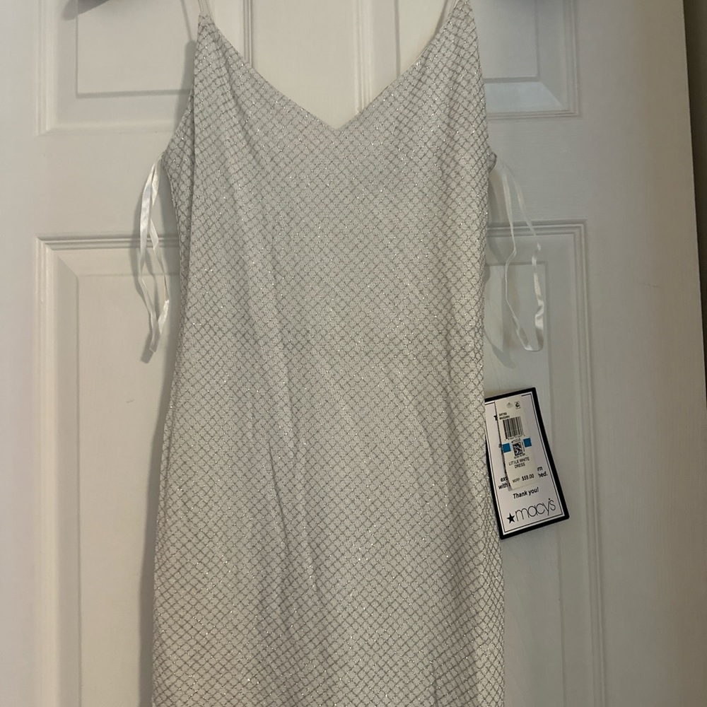Elegant White Patterned Dress
